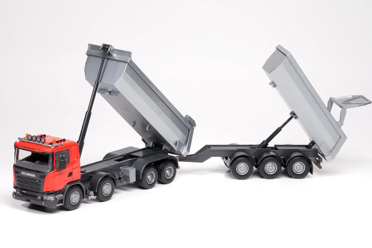 EMEK LEKSAKSBIL TIPPBIL MED VAGN SCANIA RÖD 1:25