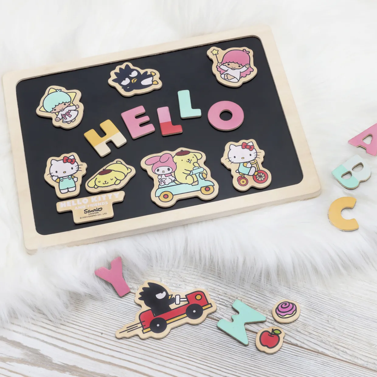 HELLO KITTY MAGNETBOKSTÄVER OCH FIGURER