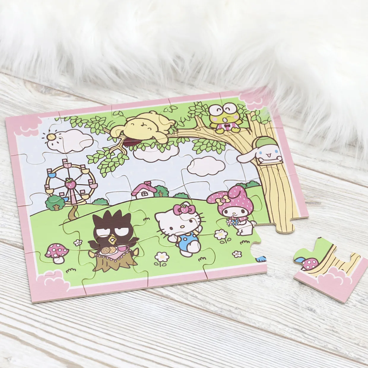 HELLO KITTY PUSSEL TRÄPUSSEL 20 BITAR