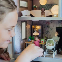 LUNDBY DOCKHUSBELYSNING TVÅ RISLAMPOR