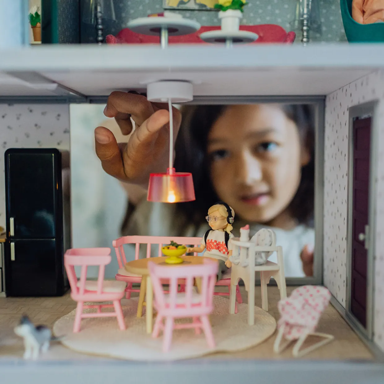 LUNDBY DOCKHUSBELYSNING TVÅ TAKLAMPOR