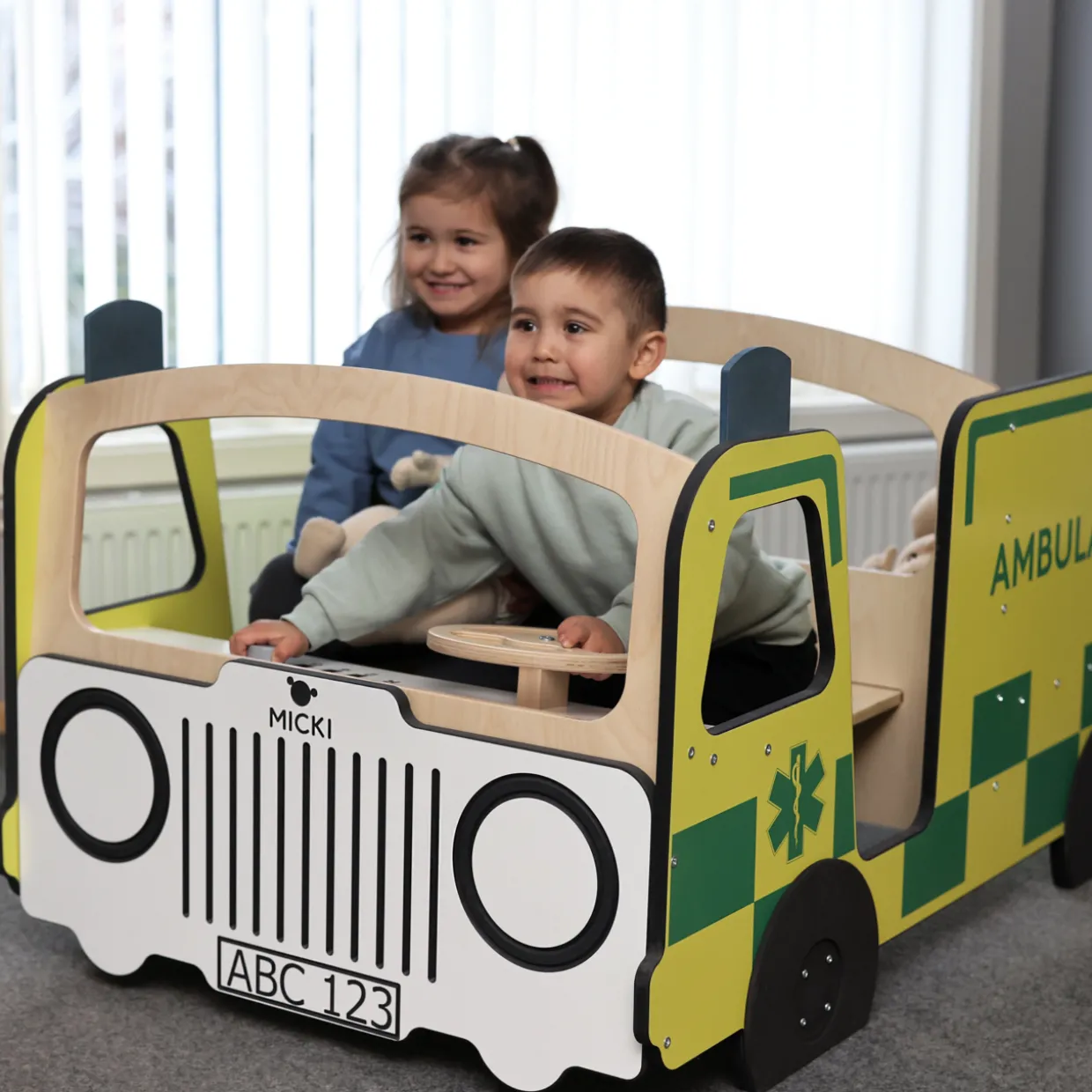 MICKI LEKMÖBEL AMBULANS