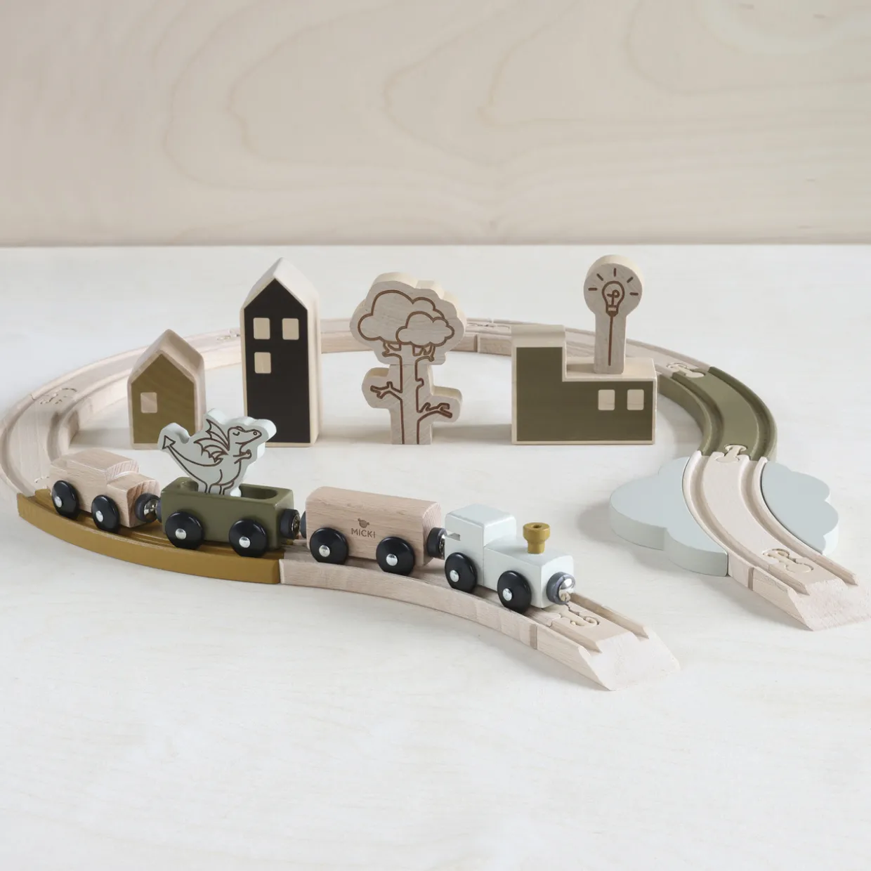 MICKI TÅGSET PREMIUM