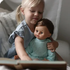 SKRÅLLAN TALDOCKA MÖRKT HÅR 45 CM